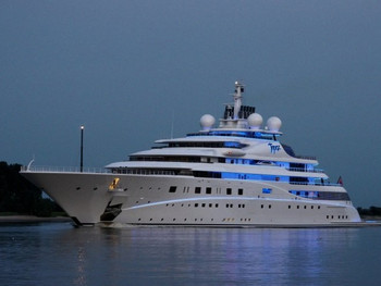 Megayacht 130 m